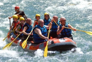  Largo Rafting en vivo en los Altos Pirineos